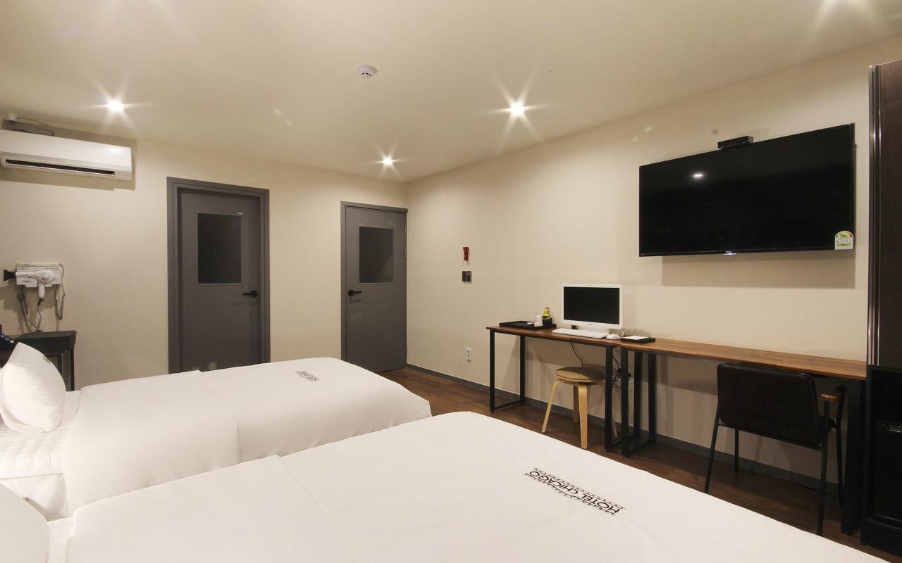 Hotel Chicago Jinju Eksteriør bilde