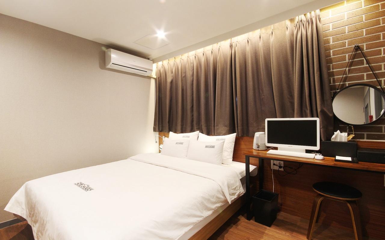 Hotel Chicago Jinju Eksteriør bilde