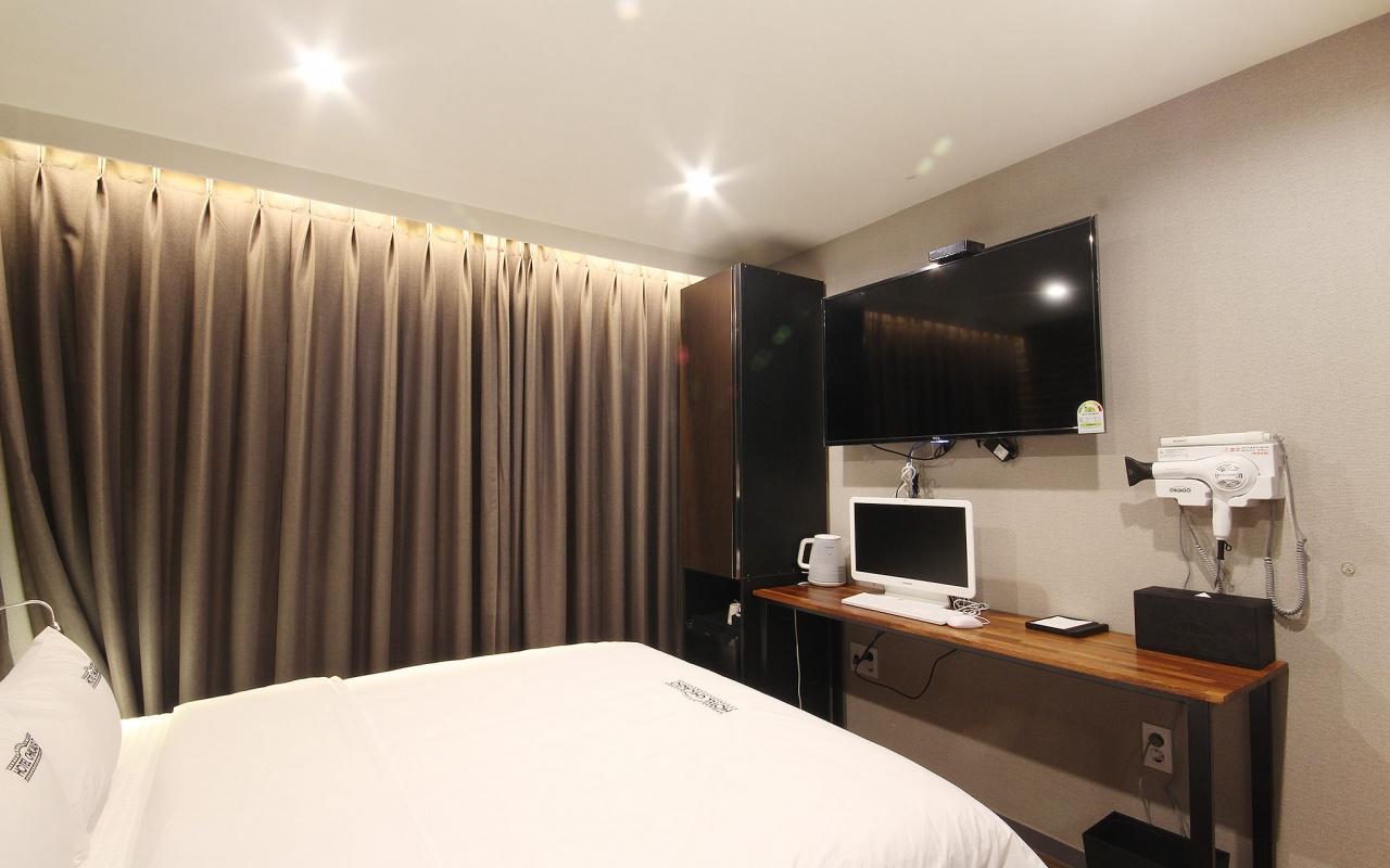 Hotel Chicago Jinju Eksteriør bilde
